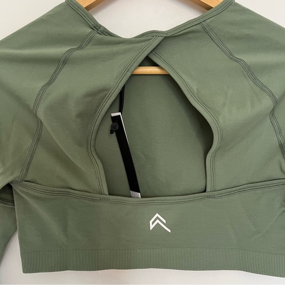 ONER ACTIVE CLASSIC CROPPED LONG SLEEVE TOP SAGE MEDIUM NWT - Picture 5 of 9